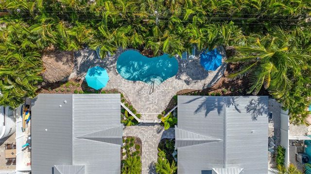 3007 AVENUE E B, Bradenton Beach, FL 34217