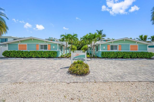 3007 AVENUE E B, Bradenton Beach, FL 34217