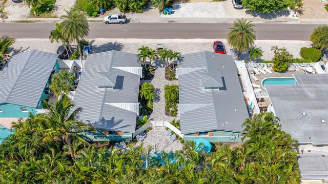 3007 AVENUE E B, Bradenton Beach, FL 34217