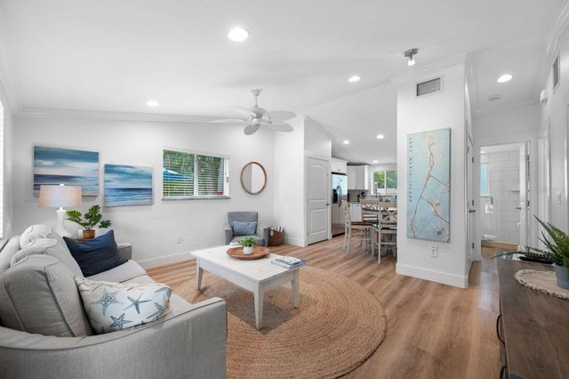 3007 AVENUE E B, Bradenton Beach, FL 34217