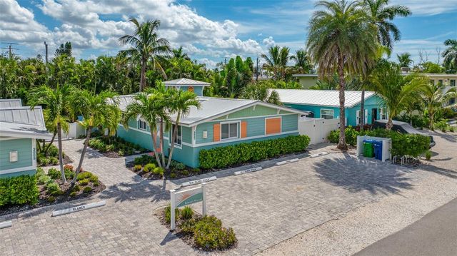 3007 AVENUE E B, Bradenton Beach, FL 34217