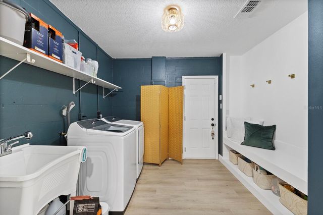 6410 38TH AVENUE CIRCLE W, Bradenton, FL 34209