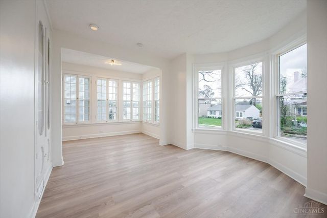 6832 Kenton Avenue, Silverton, OH 45236