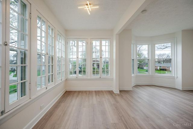 6832 Kenton Avenue, Silverton, OH 45236