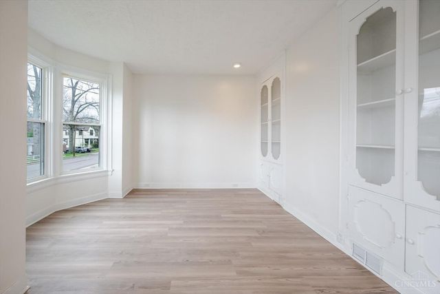 6832 Kenton Avenue, Silverton, OH 45236