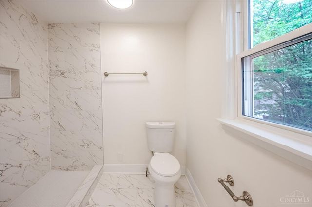 6832 Kenton Avenue, Silverton, OH 45236