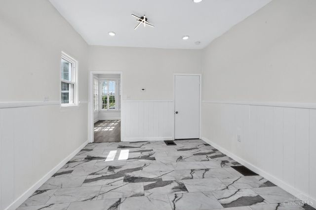 6832 Kenton Avenue, Silverton, OH 45236