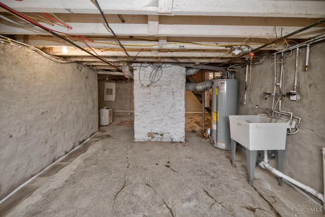 6832 Kenton Avenue, Silverton, OH 45236