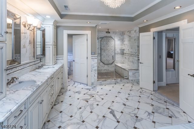 7 Beacon Hill Dr, Chester Twp., NJ 07930