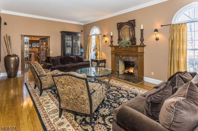 7 Beacon Hill Dr, Chester Twp., NJ 07930