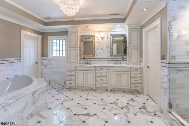 7 Beacon Hill Dr, Chester Twp., NJ 07930