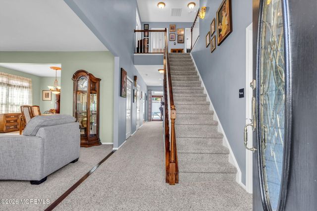 4 Hickory Circle, Barnegat, NJ 08005