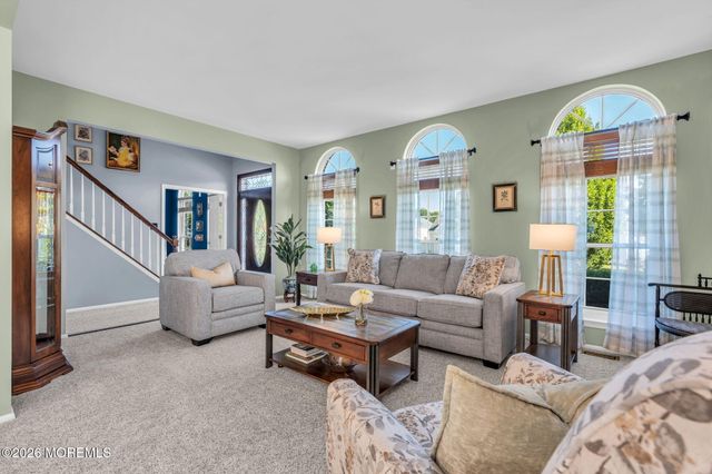 4 Hickory Circle, Barnegat, NJ 08005