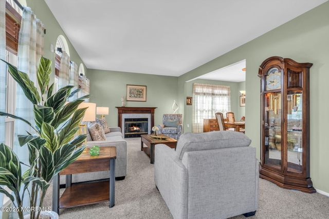4 Hickory Circle, Barnegat, NJ 08005
