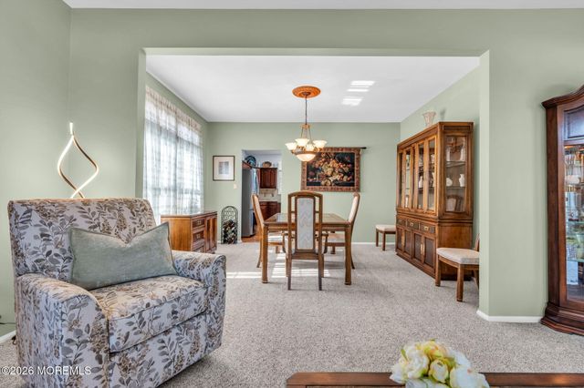 4 Hickory Circle, Barnegat, NJ 08005