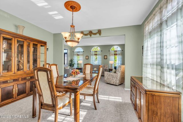 4 Hickory Circle, Barnegat, NJ 08005