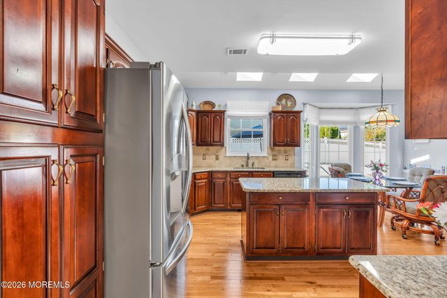 4 Hickory Circle, Barnegat, NJ 08005
