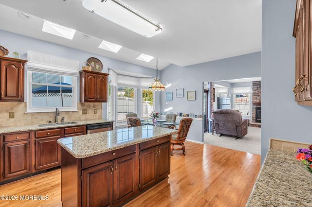 4 Hickory Circle, Barnegat, NJ 08005