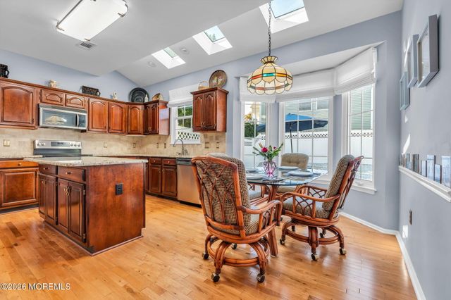 4 Hickory Circle, Barnegat, NJ 08005
