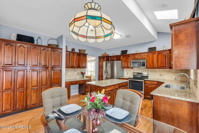 4 Hickory Circle, Barnegat, NJ 08005