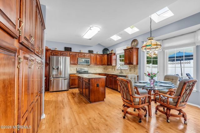 4 Hickory Circle, Barnegat, NJ 08005