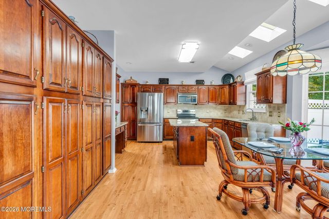 4 Hickory Circle, Barnegat, NJ 08005