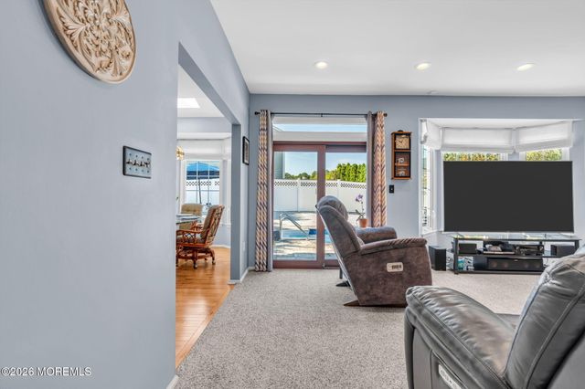 4 Hickory Circle, Barnegat, NJ 08005