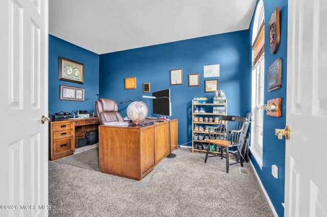 4 Hickory Circle, Barnegat, NJ 08005