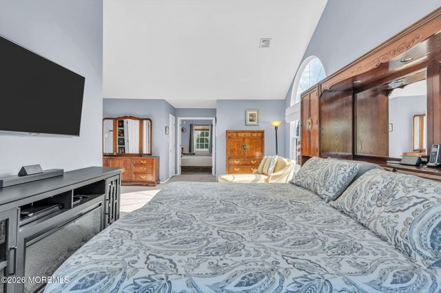 4 Hickory Circle, Barnegat, NJ 08005