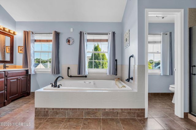 4 Hickory Circle, Barnegat, NJ 08005