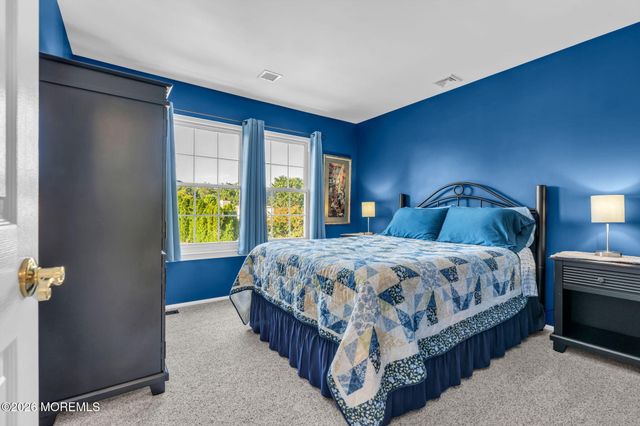 4 Hickory Circle, Barnegat, NJ 08005