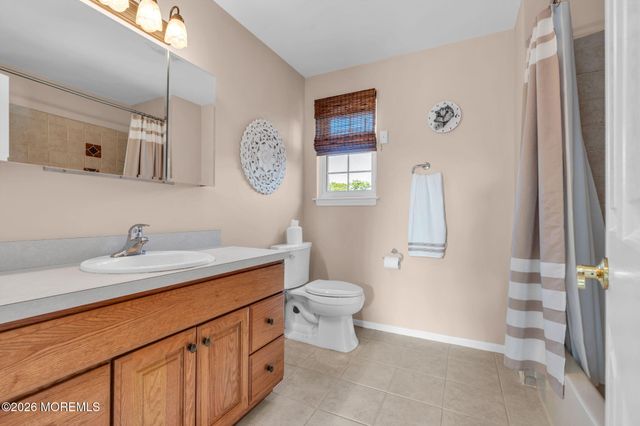 4 Hickory Circle, Barnegat, NJ 08005