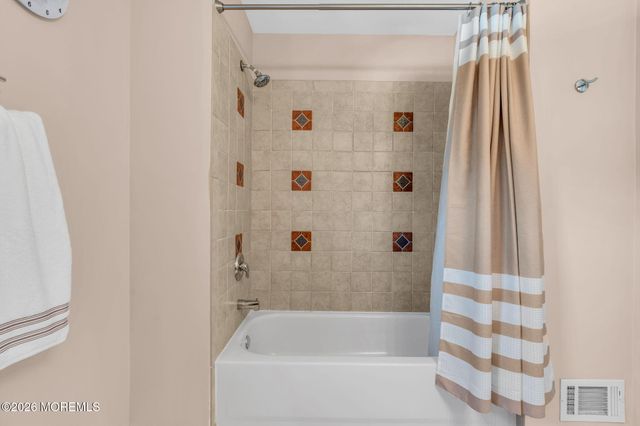 4 Hickory Circle, Barnegat, NJ 08005