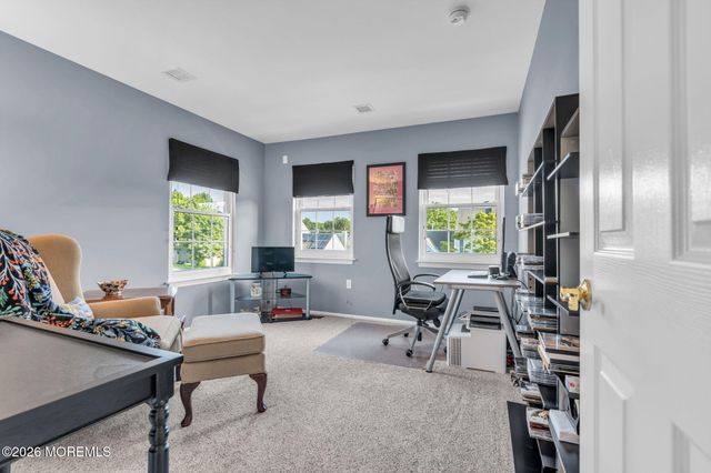 4 Hickory Circle, Barnegat, NJ 08005