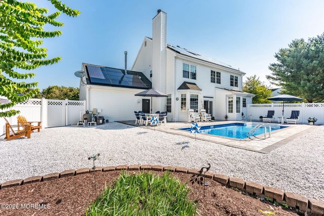 4 Hickory Circle, Barnegat, NJ 08005