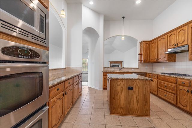 1464 Fence Post Drive, Fort Worth, TX 76052