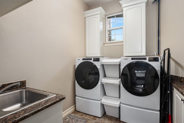 212 Cape Shore Drive, Mabank, TX 75143