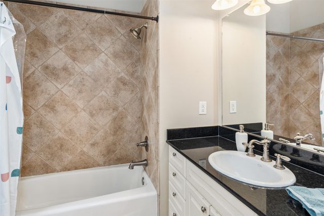 212 Cape Shore Drive, Mabank, TX 75143