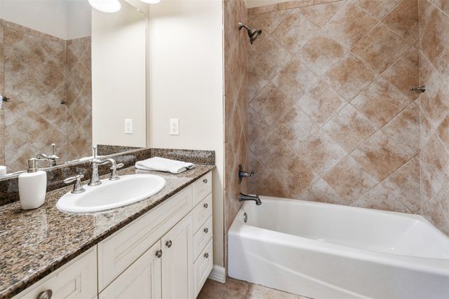 212 Cape Shore Drive, Mabank, TX 75143