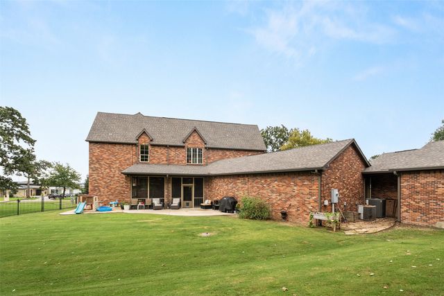 212 Cape Shore Drive, Mabank, TX 75143