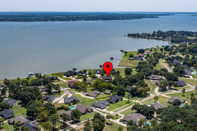 212 Cape Shore Drive, Mabank, TX 75143