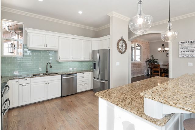 212 Cape Shore Drive, Mabank, TX 75143