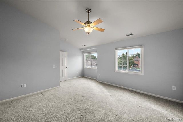 32 Highland Avenue, Clawson, MI 48017