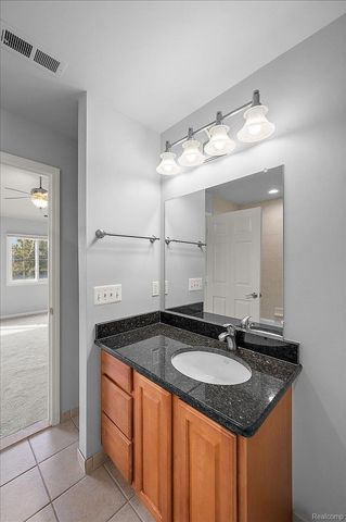 32 Highland Avenue, Clawson, MI 48017