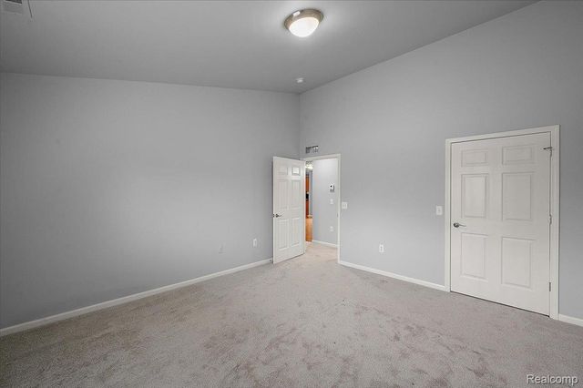 32 Highland Avenue, Clawson, MI 48017