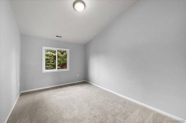 32 Highland Avenue, Clawson, MI 48017
