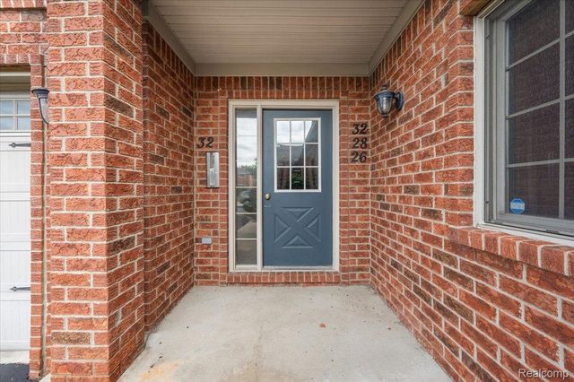 32 Highland Avenue, Clawson, MI 48017