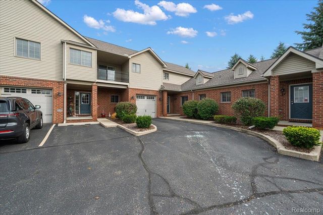 32 Highland Avenue, Clawson, MI 48017