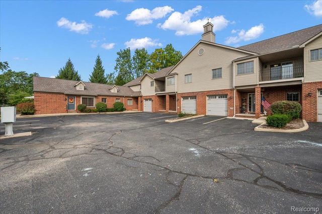 32 Highland Avenue, Clawson, MI 48017
