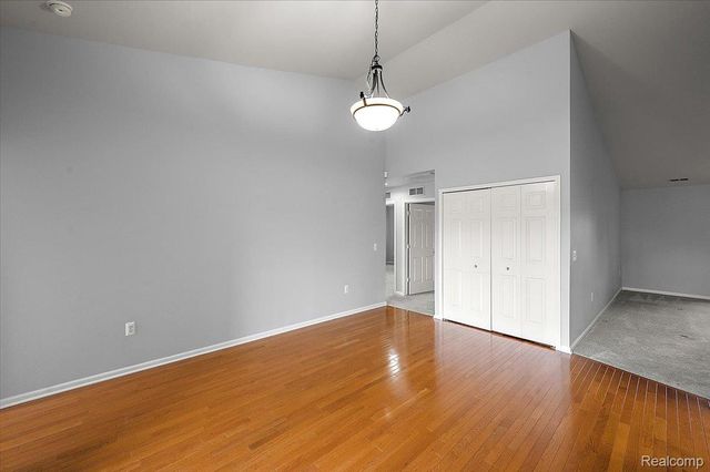 32 Highland Avenue, Clawson, MI 48017